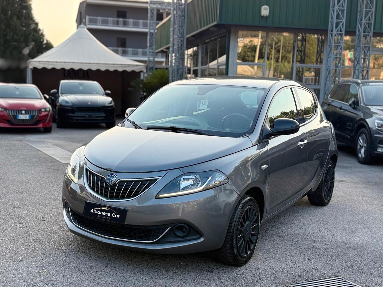 Lancia Ypsilon 1.0 FireFly S&S Hybrid Ecochic Silver