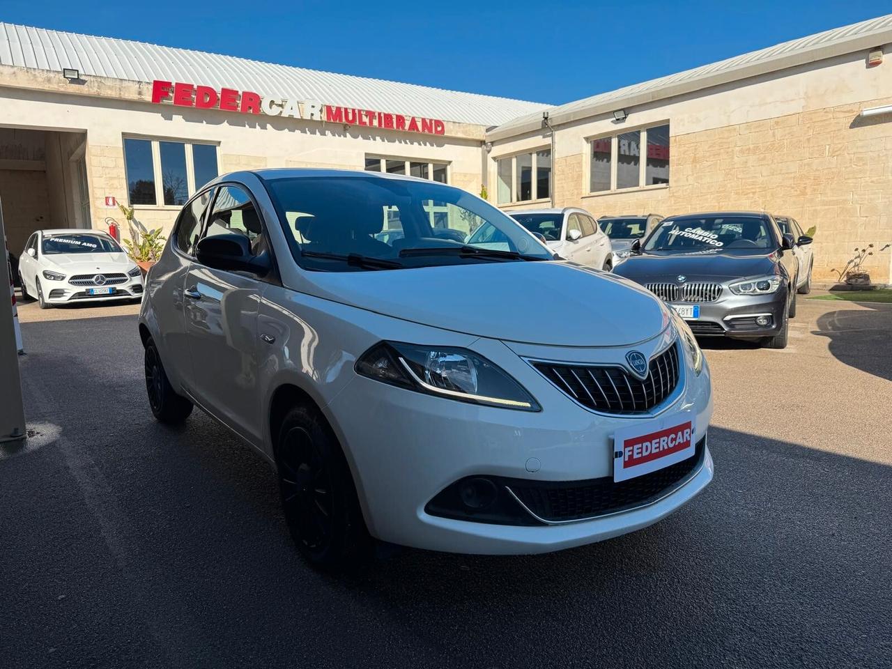 Lancia Ypsilon 1.0 FireFly 5 porte S&S Hybrid Ecochic Silver