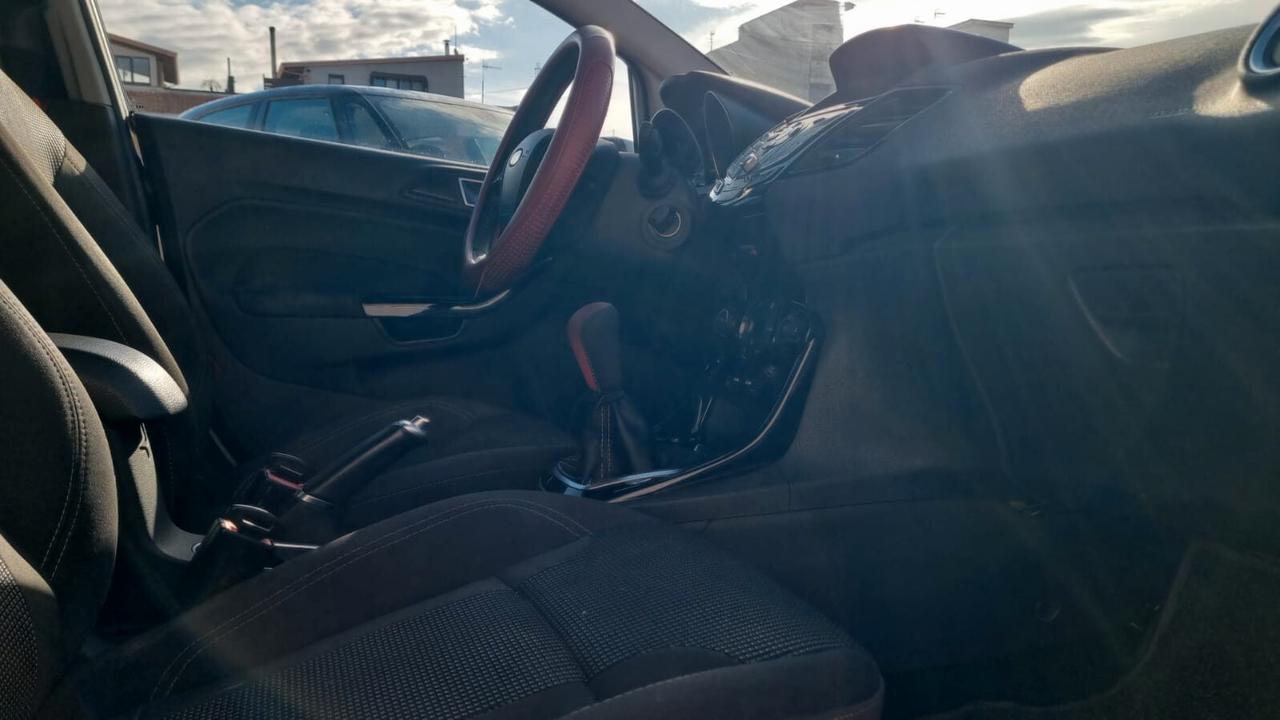Ford Fiesta 1.5 TDCi 75CV 5 porte Titanium