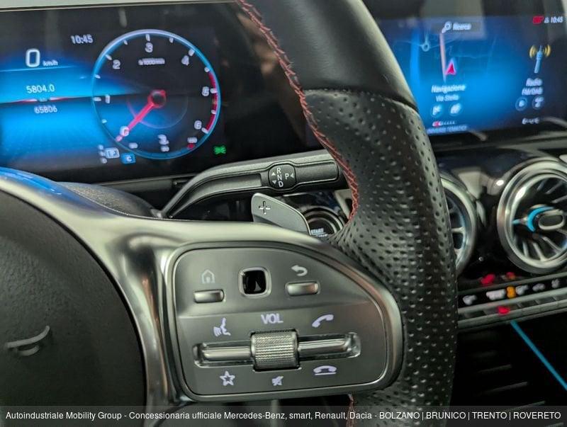 Mercedes-Benz GLA 200 D PREMIUM AUTOMATIC