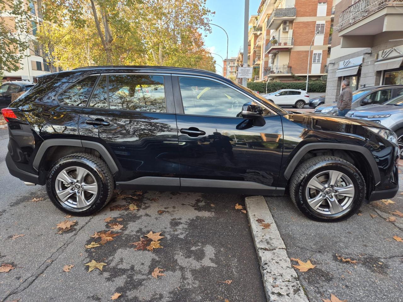 Toyota RAV 4 2.5 HV (218CV) E-CVT Business - NO OBBL. FINANZ.