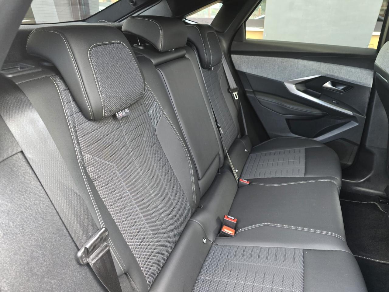 Peugeot 3008 Hybrid 136 e-DCS6 GT