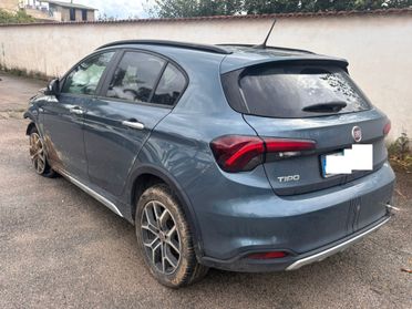 Fiat Tipo 1.6 Mjt S&S 5 porte Cross sinistrata