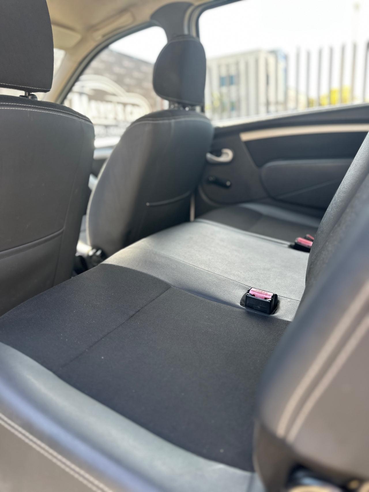 DACIA LOGAN (anno 2012)