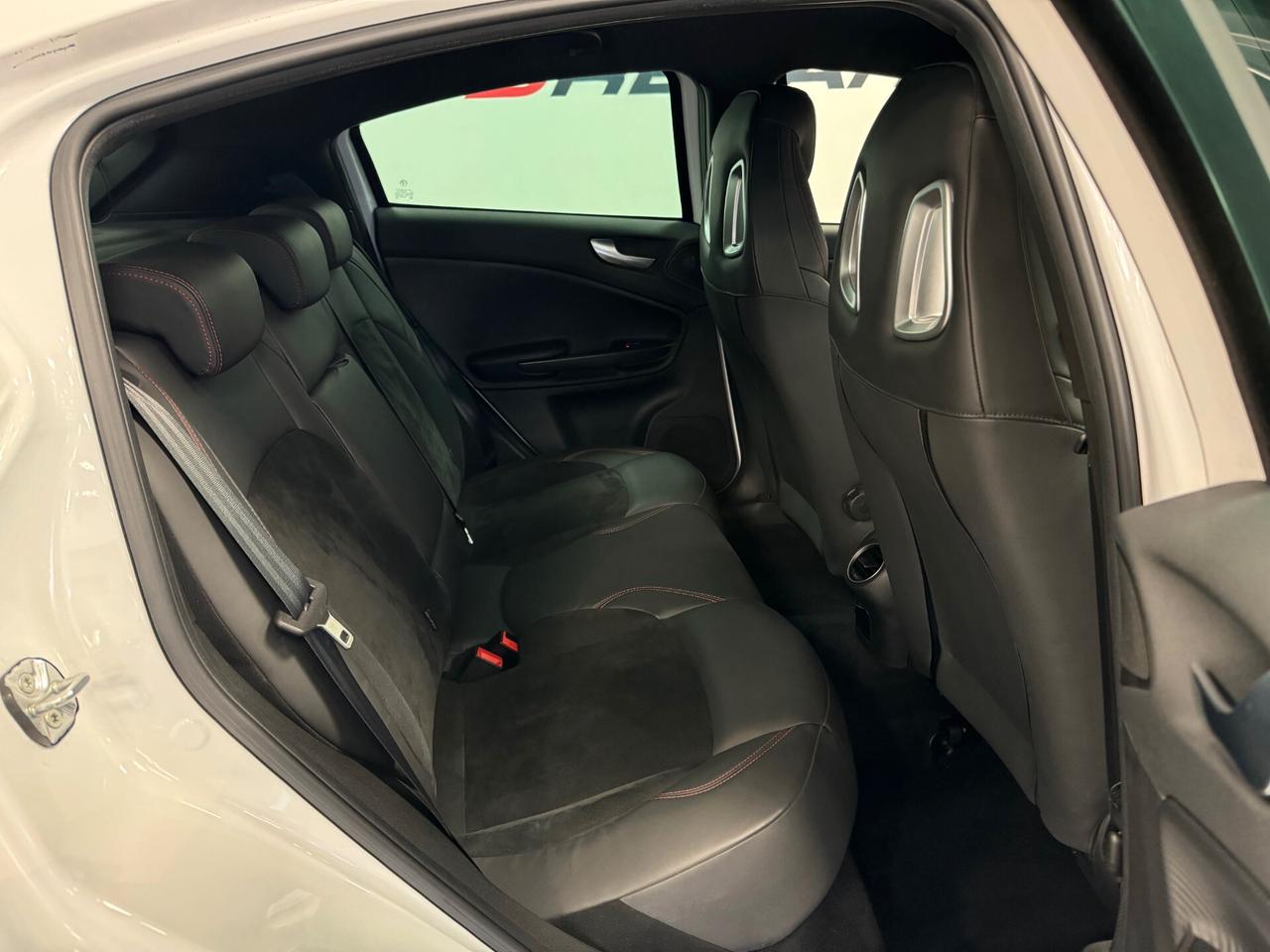 Alfa Romeo Giulietta 1.6 JTDm 120 CV SPORT SEDILI GUSCIO