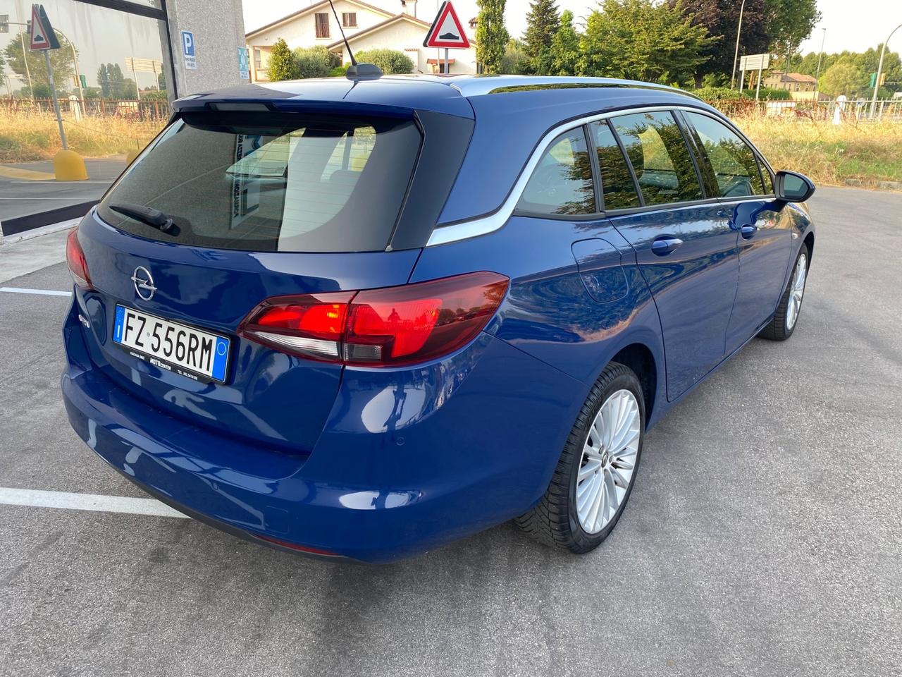 Opel Astra 1.6 136CV aut. Sports Tourer Innovation