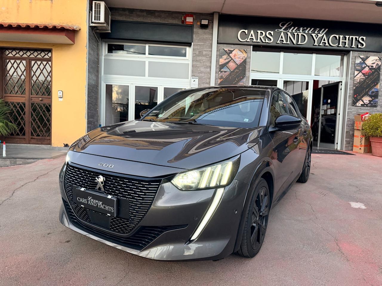 Peugeot 208 BlueHDi 100 CV- GT LINE- 2021-FULL
