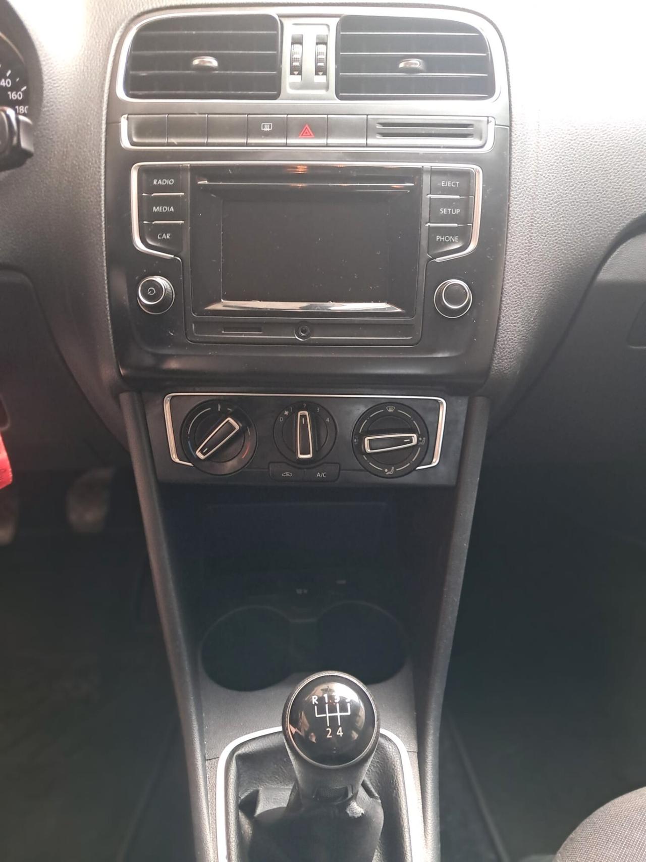 VOLKSWAGEN POLO 1.4 TDI 75CV-NEOPATENTATI-Euro7199