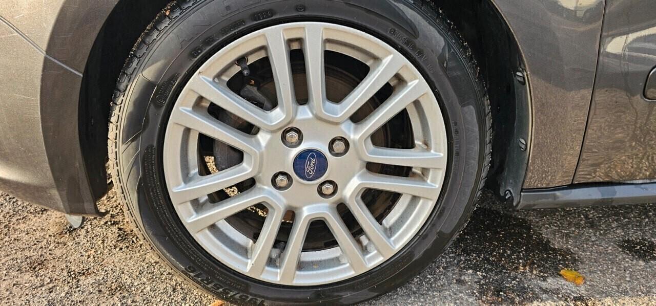 Ford Tourneo Courier 1.5 TDCI 75 CV Plus