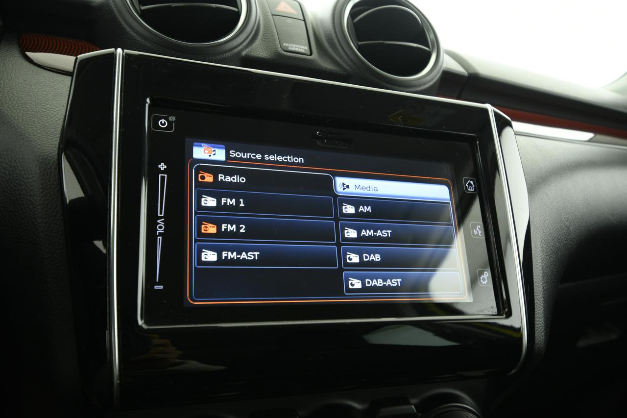 SUZUKI Swift 1.4h Sport 2wd ACC+CAMERA+C17"+NEOPATENTATI