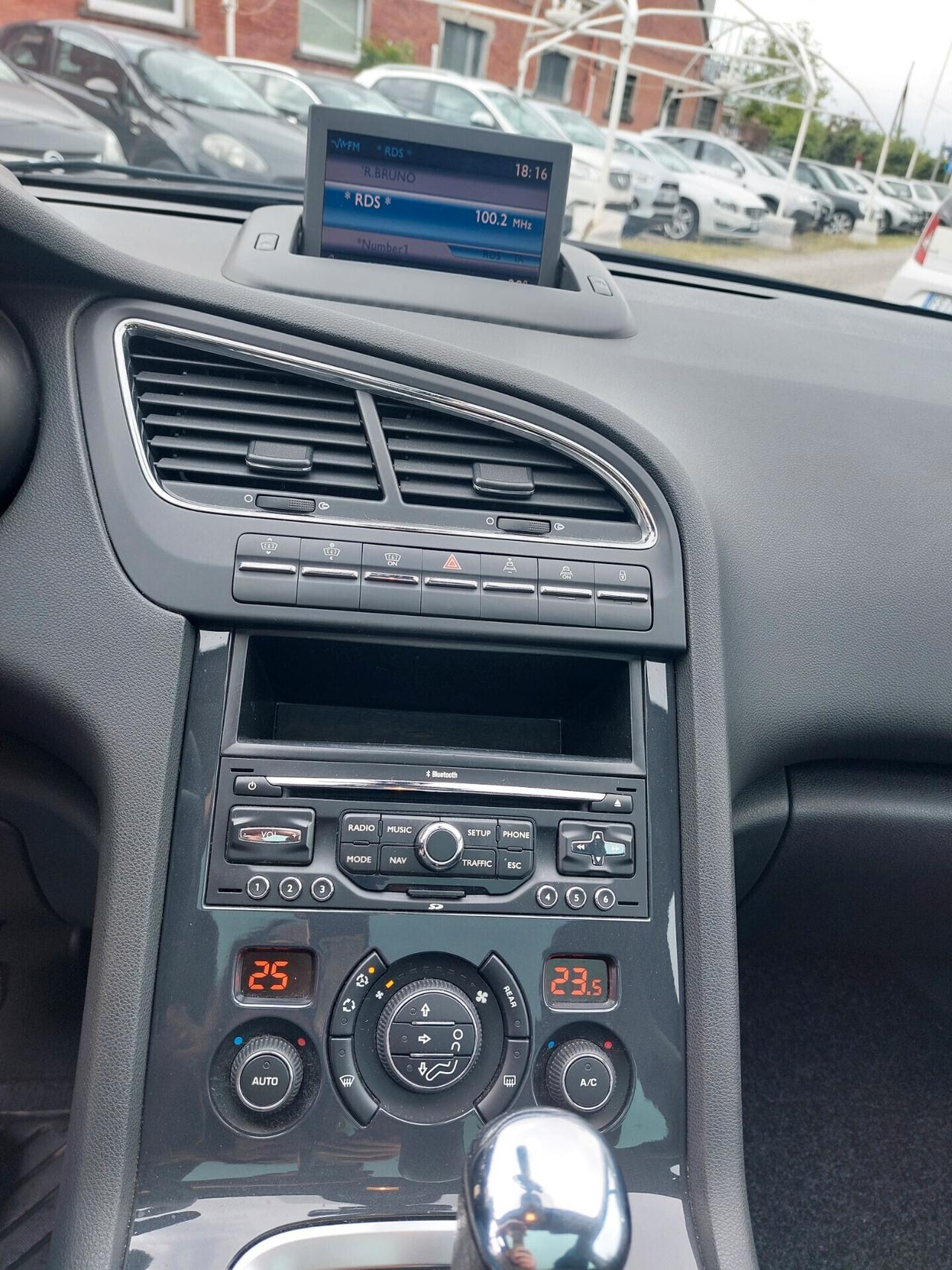 Peugeot 5008 1.6 HDi 110CV CAMBIO AUTOMATICO