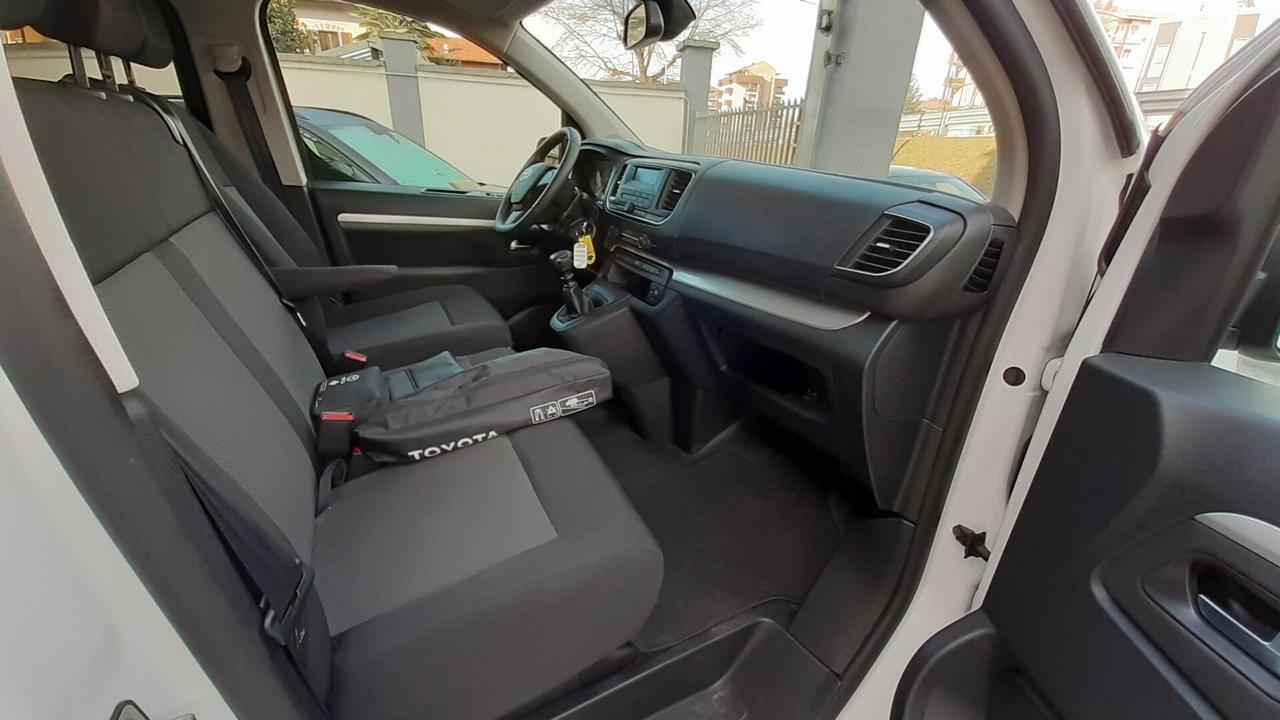 Toyota Proace Verso PL trasporto disabili pedana