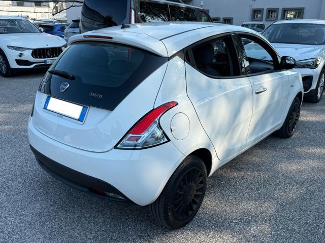 LANCIA Ypsilon 1.0 EcoChic Hybrid 69cv - Neopatentati - PROMO