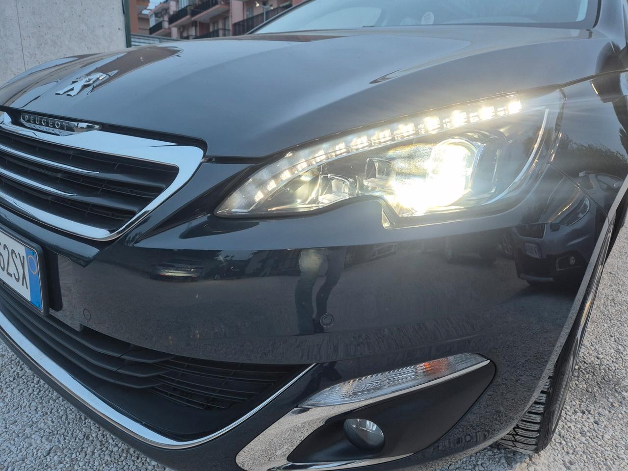 Peugeot 308 BlueHDi 120 S&S SW Allure