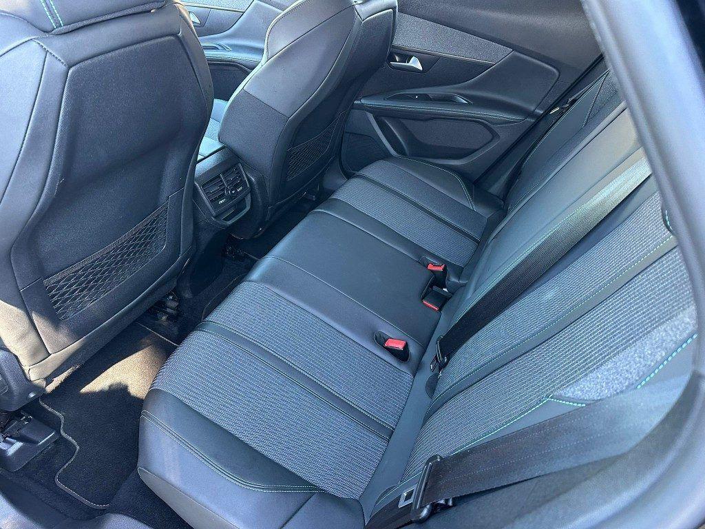 PEUGEOT 3008 BlueHDi 130 S&S EAT8 GT