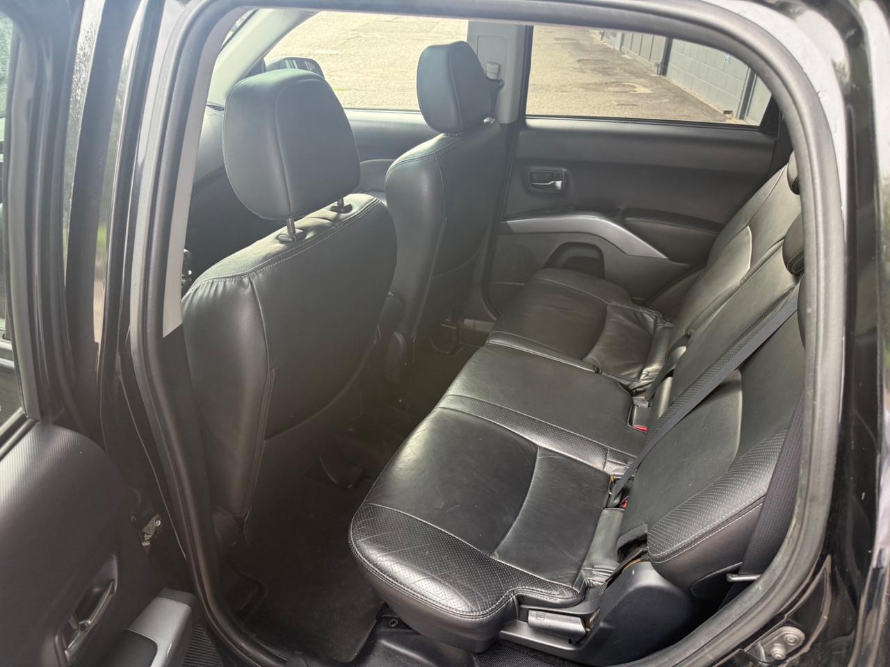 Mitsubishi Outlander 2.0 DI-D Instyle 7 p.ti DPF
