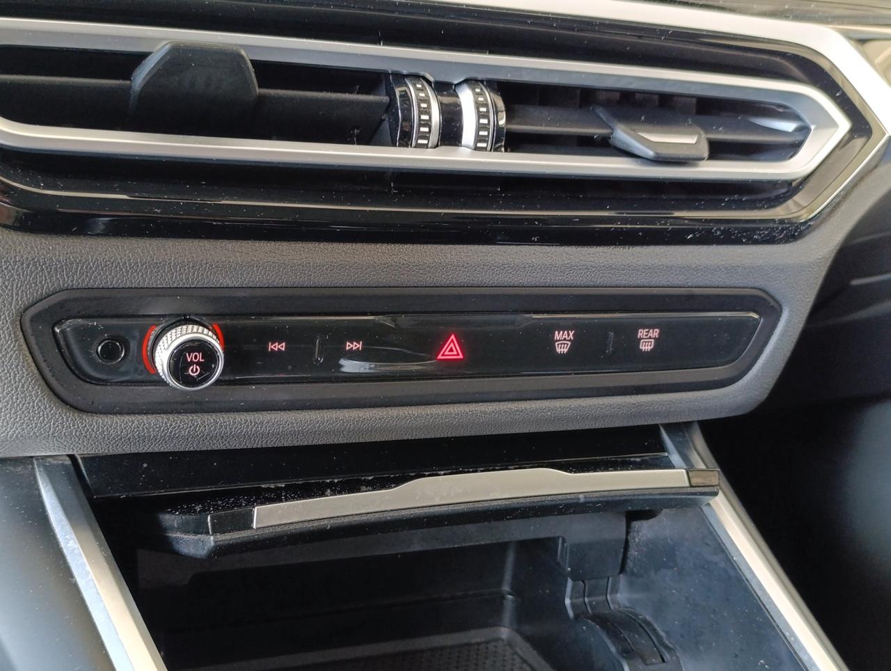BMW 320 d Touring mhev 48V xdrive auto
