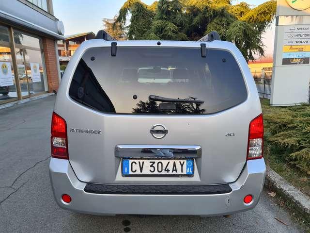 Nissan Pathfinder 2.5 dCi LE