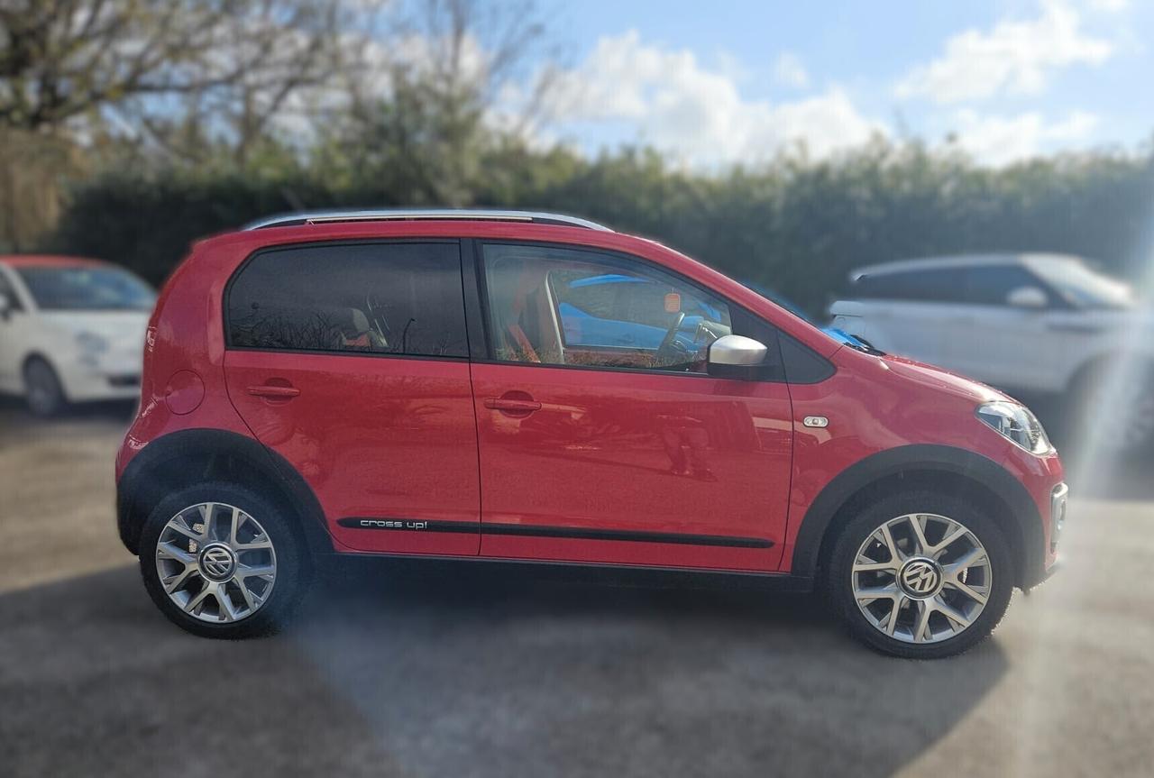 Volkswagen up! 1.0 75 CV 5p. cross up!