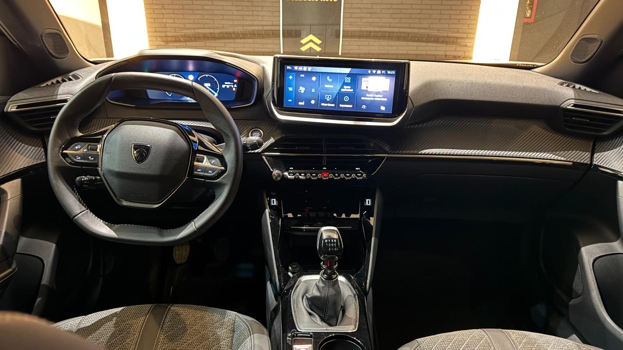 PEUGEOT 2008 1.2 BENZINA 101CV - 2024