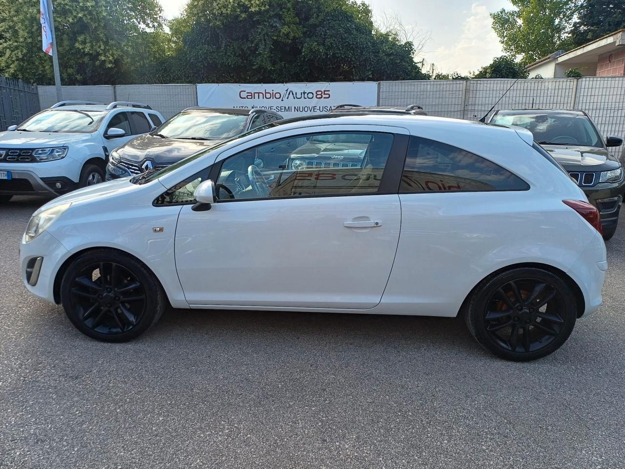 Opel Corsa 1.2 3 porte b-color