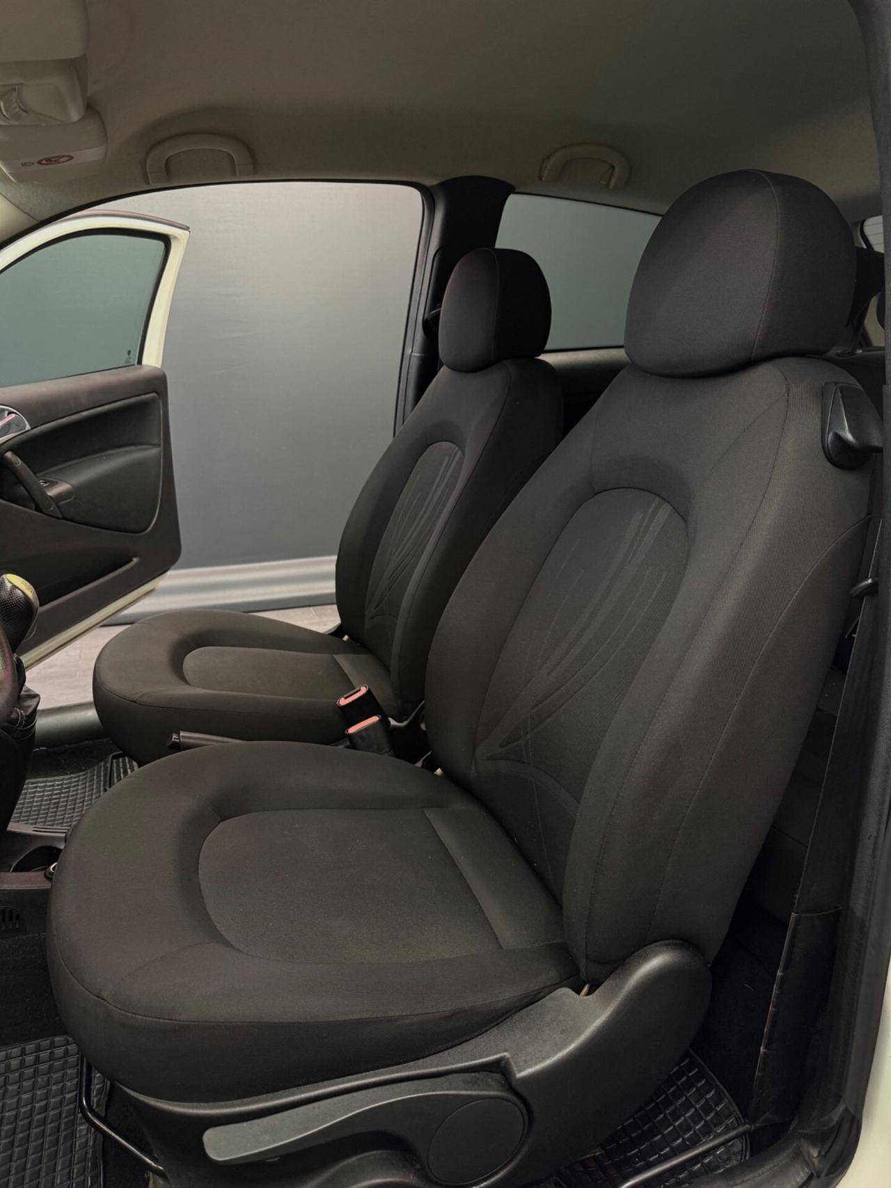 Lancia Ypsilon 1.3 Multijet 75 CV Unyca 2012