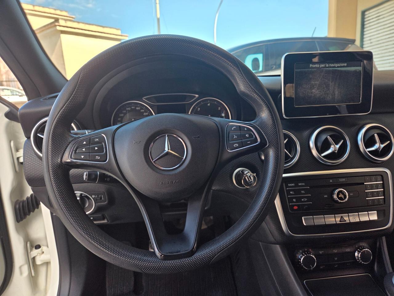 MERCEDES A180 1.5 DCI 110 CV ANNO 2016 KM CERTIF