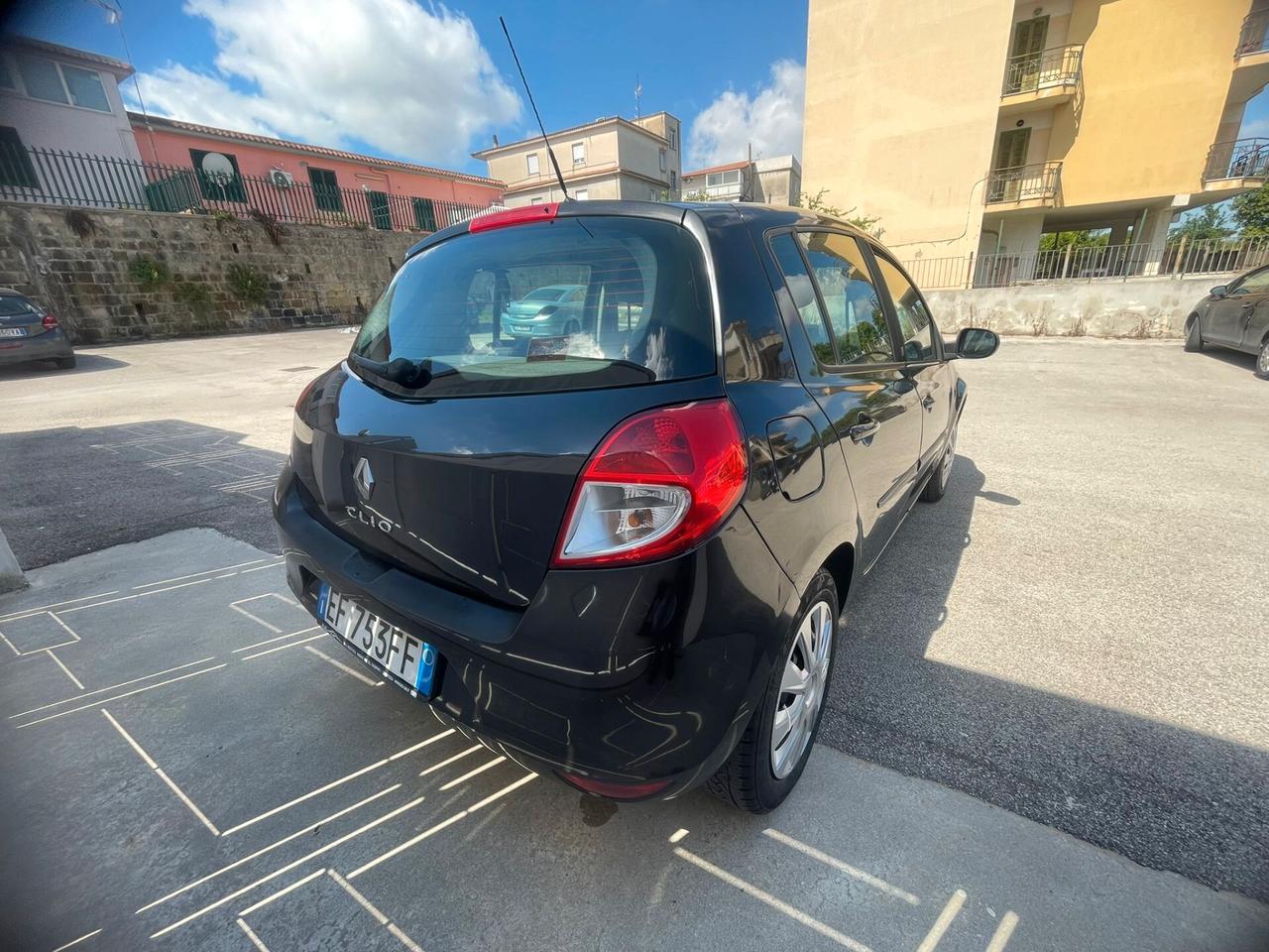 Renault Clio 1.2 16V 5 porte Luxe