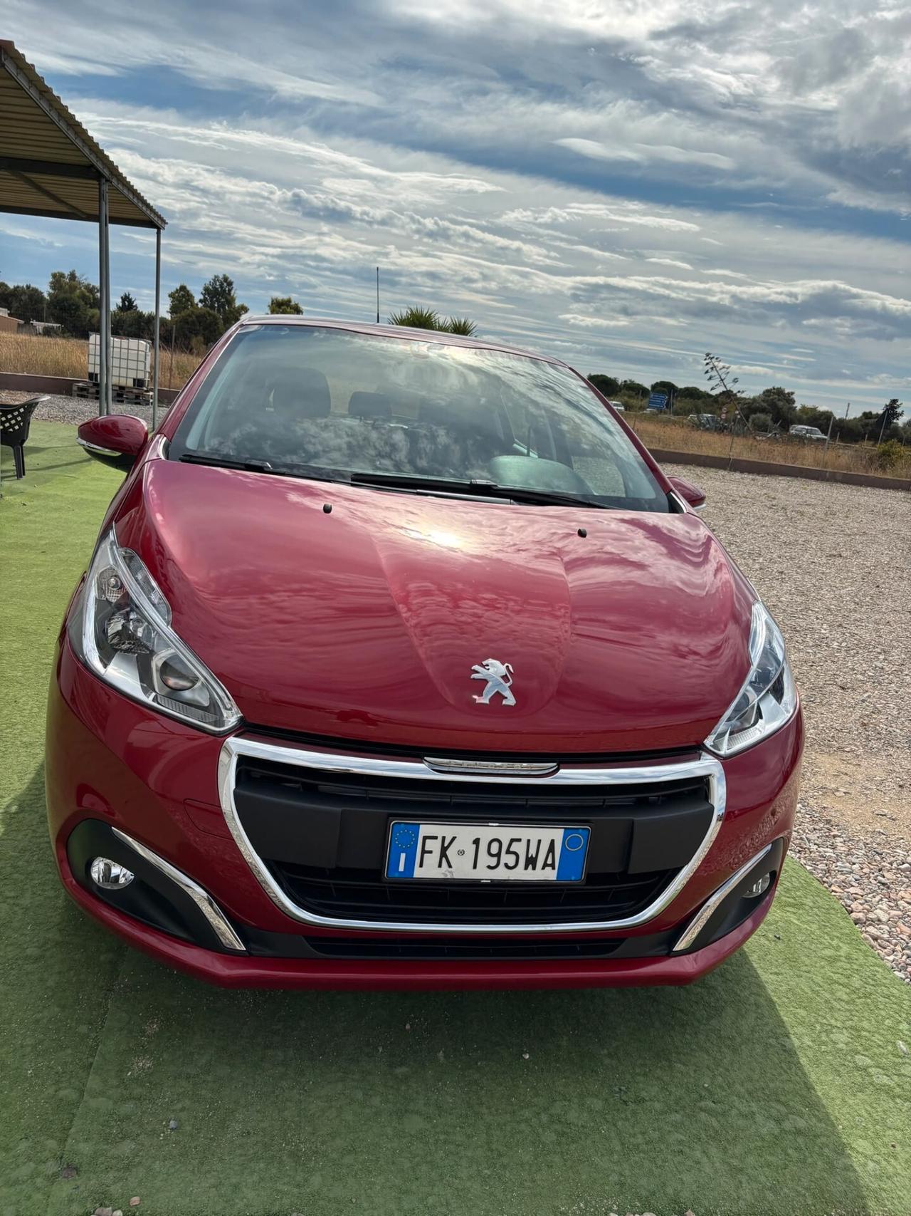 Peugeot 208 Utilitaria 1.2 Benzina