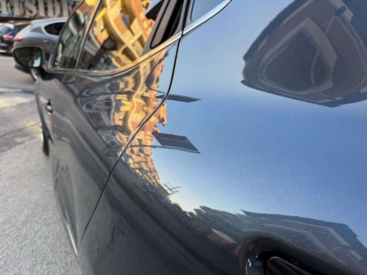 Renault Clio TCe 12V90 CV 5 porte Moschino