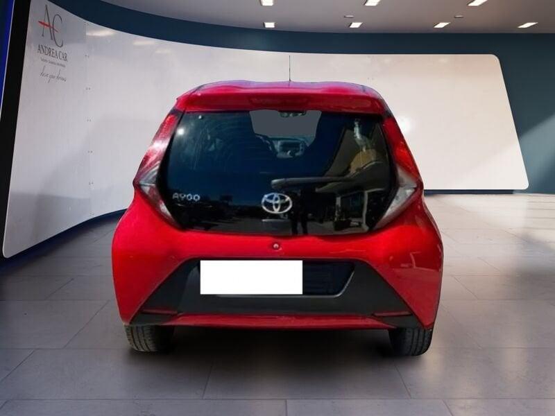 Toyota Aygo Aygo 5p 1.0 x-clusiv red pack m-mt 72cv