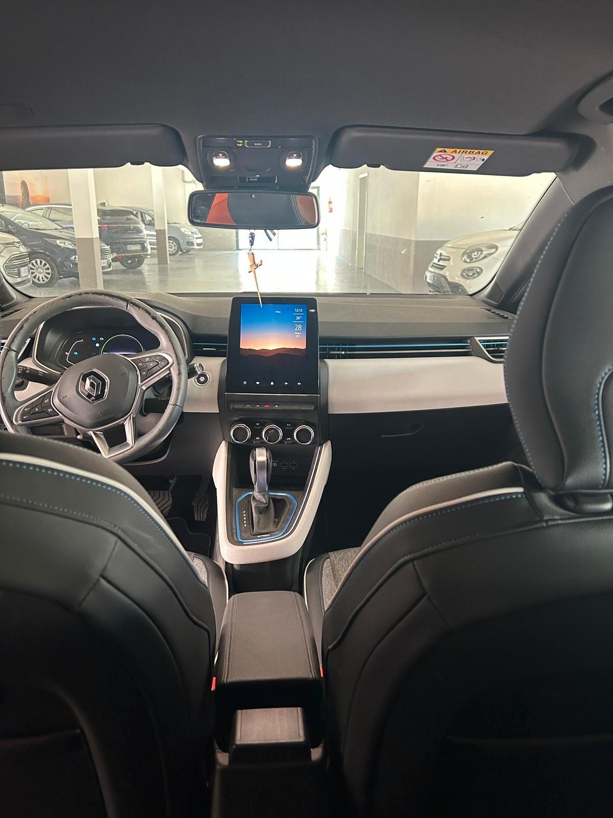 Renault Clio Full Hybrid E-Tech 140 CV 5 porte Initiale Paris