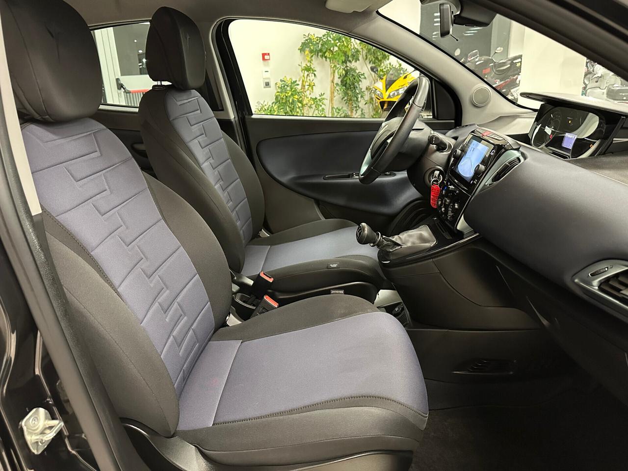 Lancia Ypsilon 1.0 FireFly Hybrid Gold Plus - 2023