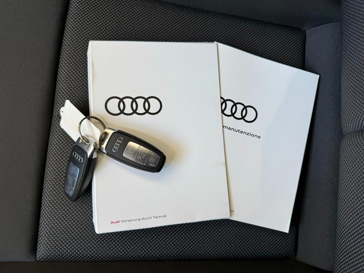 Audi A3 SPB 30 1.0tfsi mhev Business stronic UNIPR