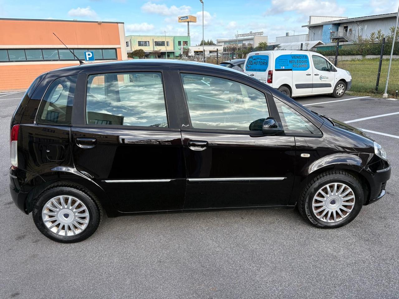 Lancia MUSA 1.4 - 110000km - adatta nepatentati