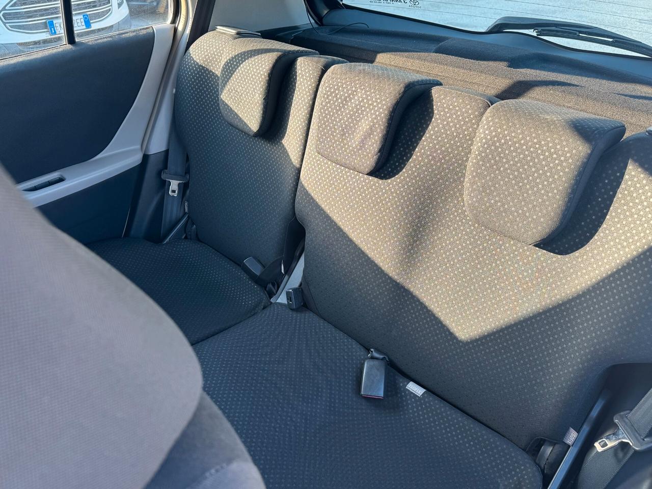Toyota Yaris 1.0 5 porte