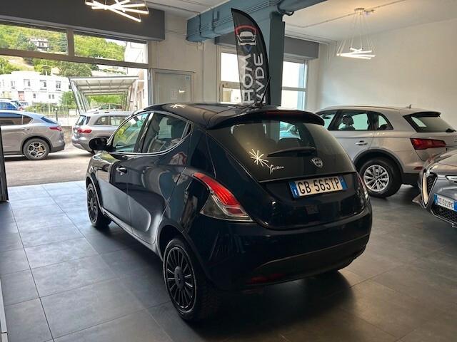 Lancia Ypsilon 1.2 69 CV 5 porte GPL Ecochic Silver