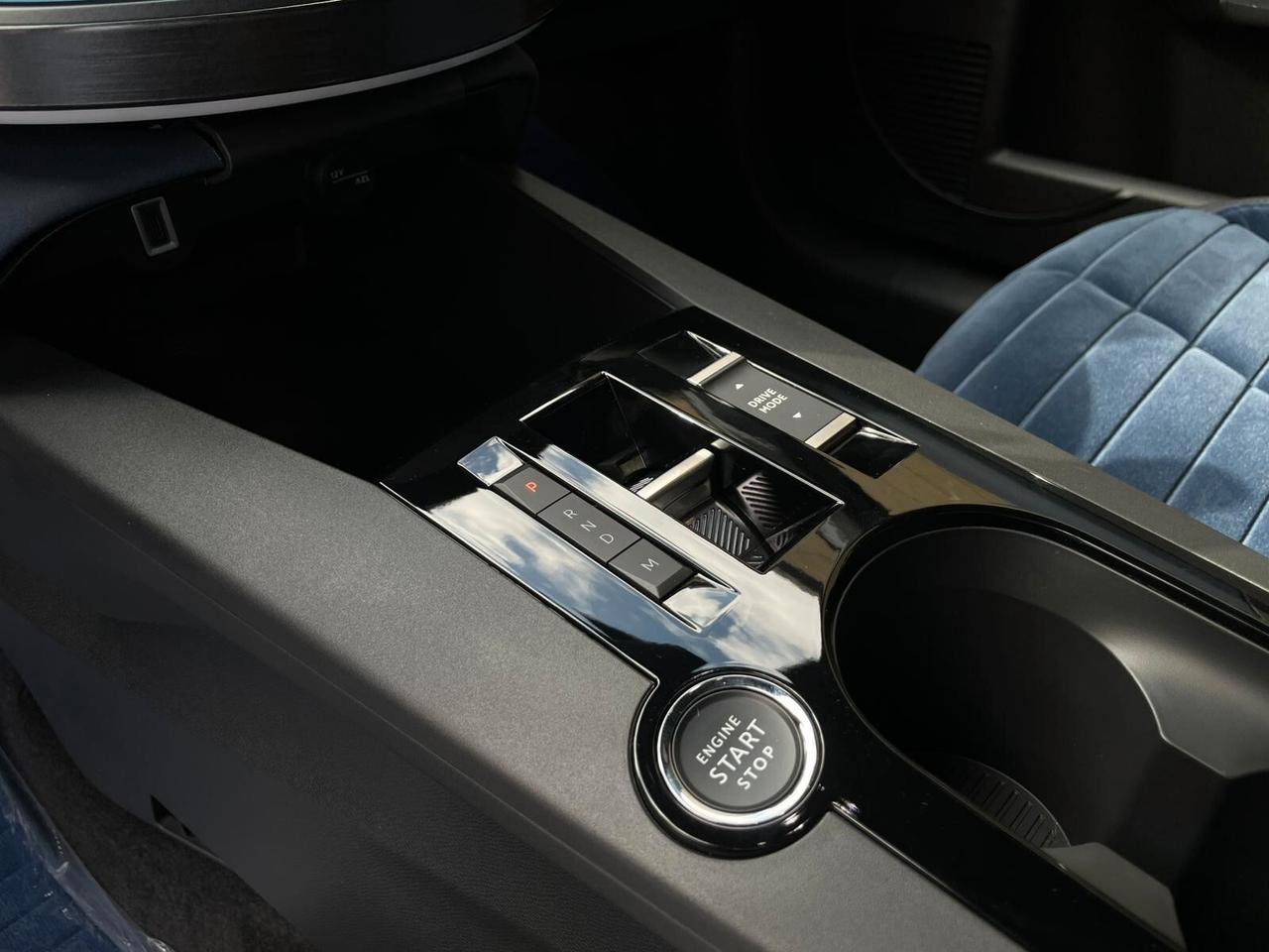 Lancia Ypsilon Hybrid e-DCT Edizione Cassina