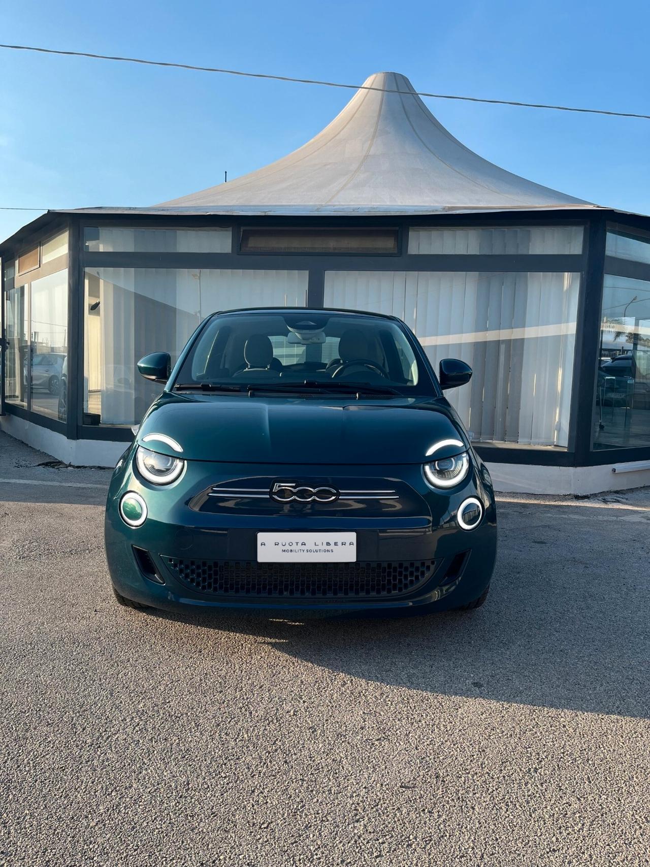 Fiat 500 500e Berlina 42 kWh Icon +
