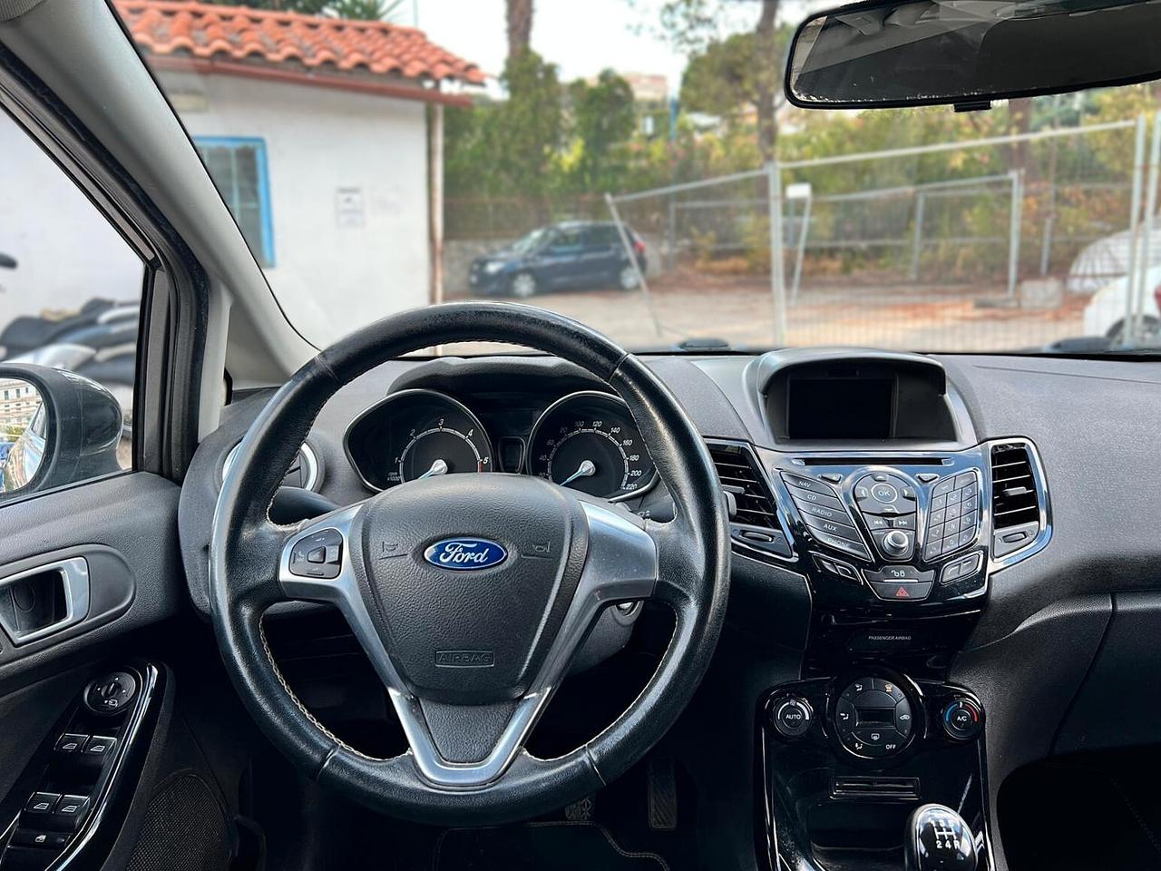 FORD FIESTA 1.5 TDCi 75CV 5P Black&White - 2015
