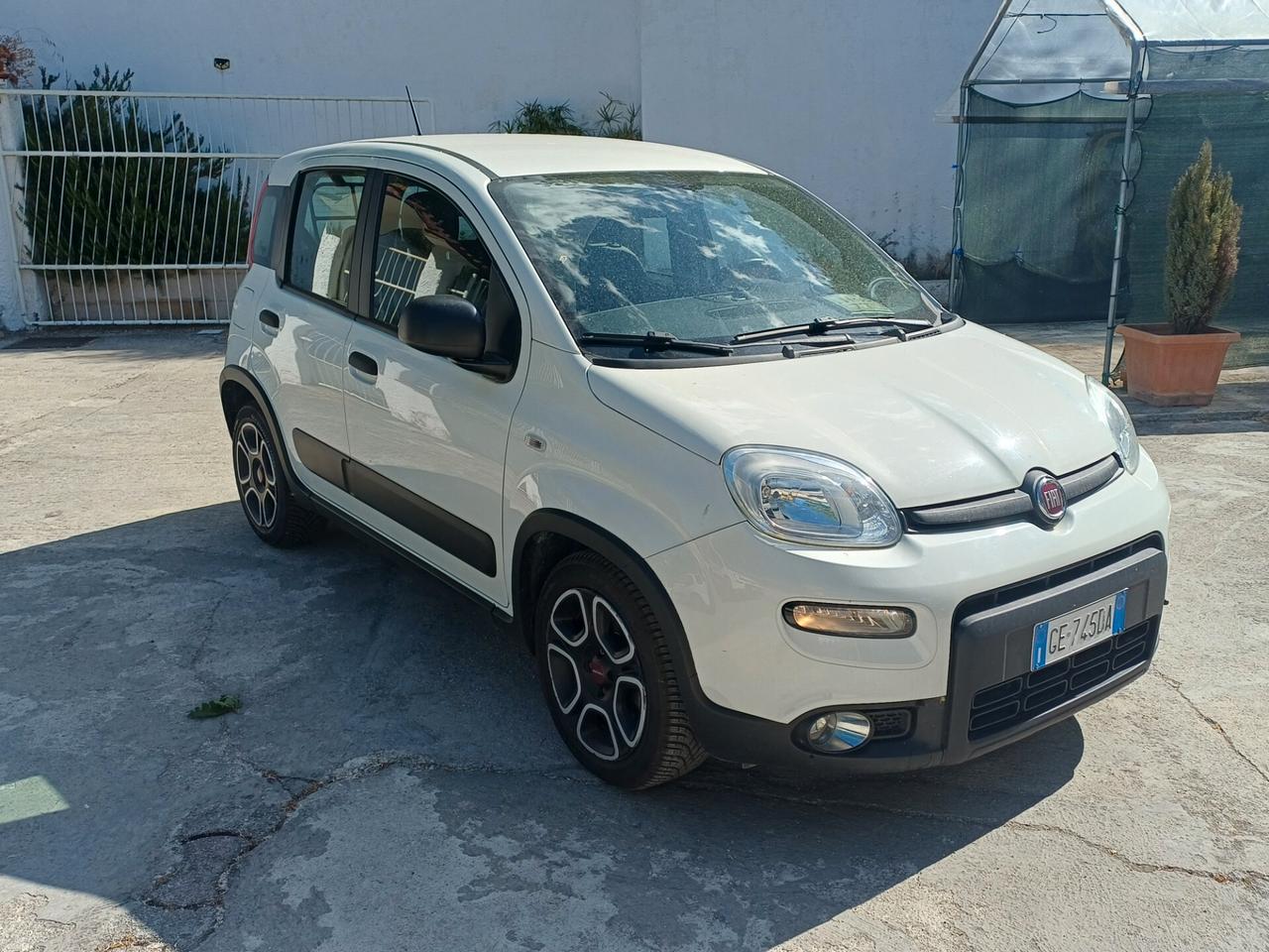 Fiat Panda Hybrid autocarro 4 posti
