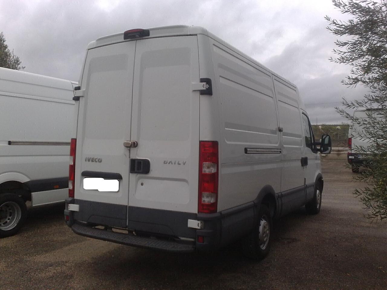 Iveco Daily 35s21 3000cc FURGONE DI SERIE - 2014