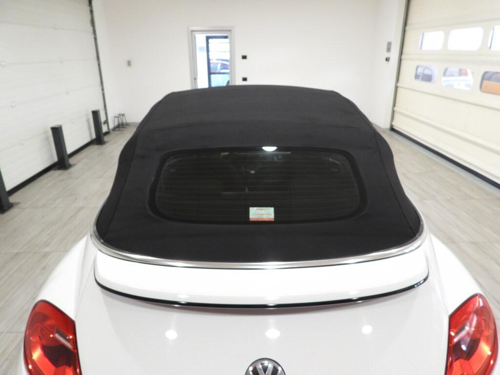 Volkswagen Maggiolino Maggiolino Cabrio 1.6 tdi Design 105cv