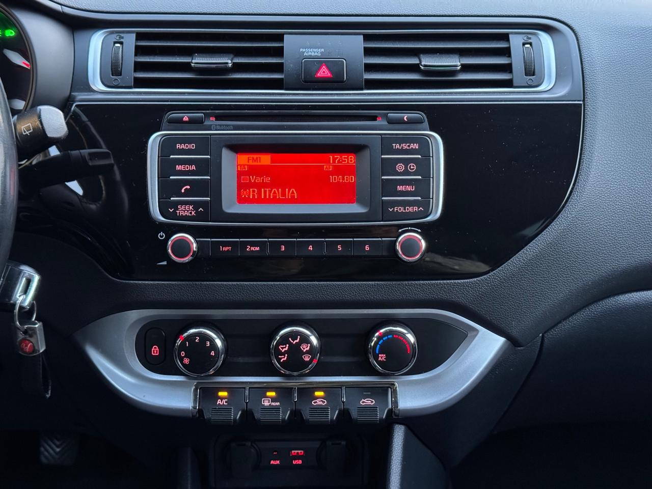 Kia Rio 1.2 Benzina 5p. NEOPATENTATI 85 CV