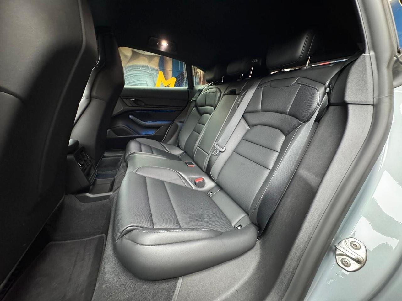 Porsche Taycan 4 Cross Turismo (391)