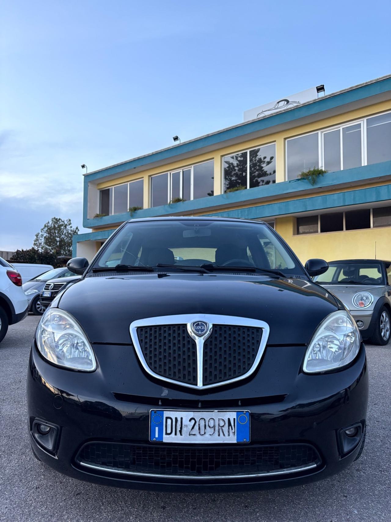 Lancia Ypsilon 1.2 Oro