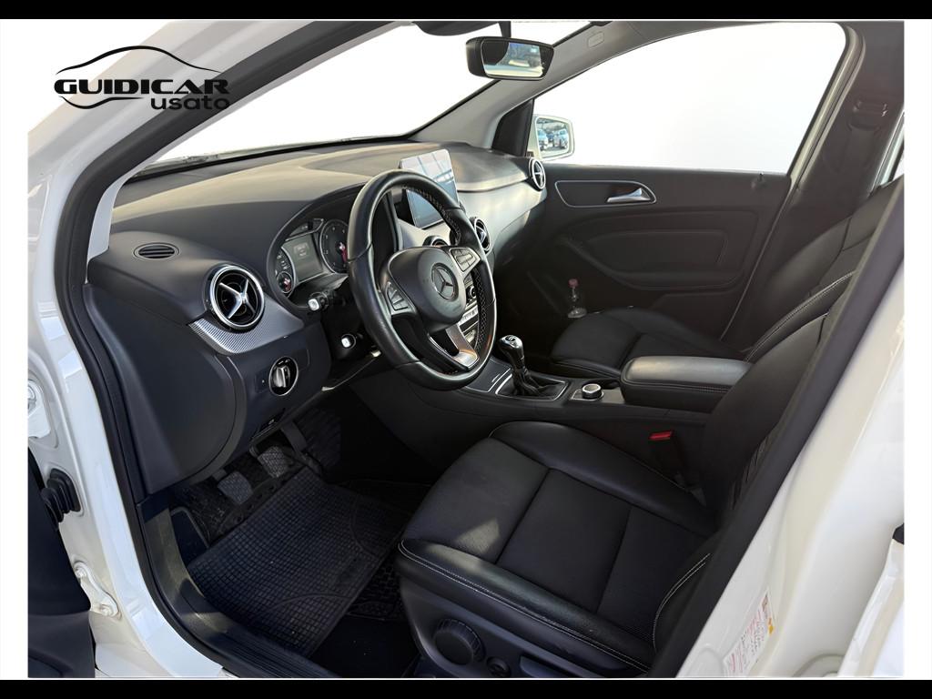 Mercedes-Benz GLA-H247 2023 - GLA 180 d AMG Line Advanced Plus auto
