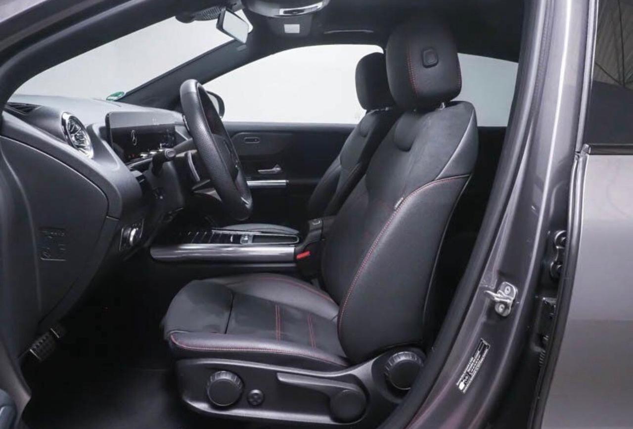 Mercedes-benz GLA 200d Automatic Premium Amg Tetto Pack night