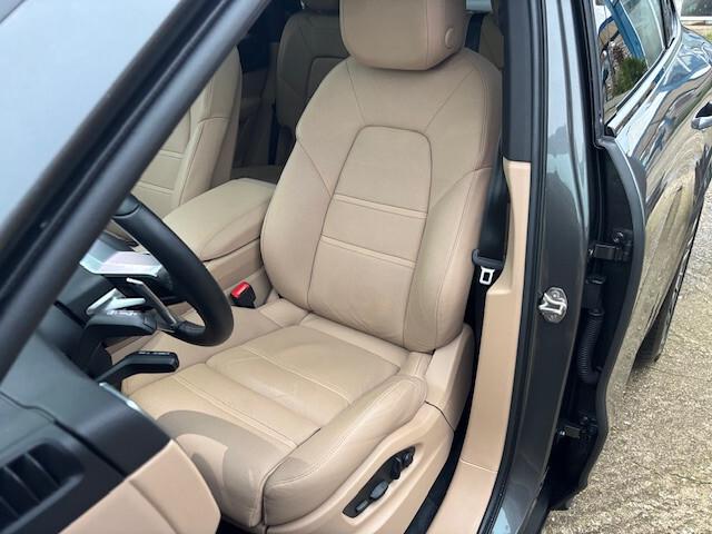 Porsche Cayenne Coupé 3.0 V6 E-Hybrid Platinum Edition 340CV