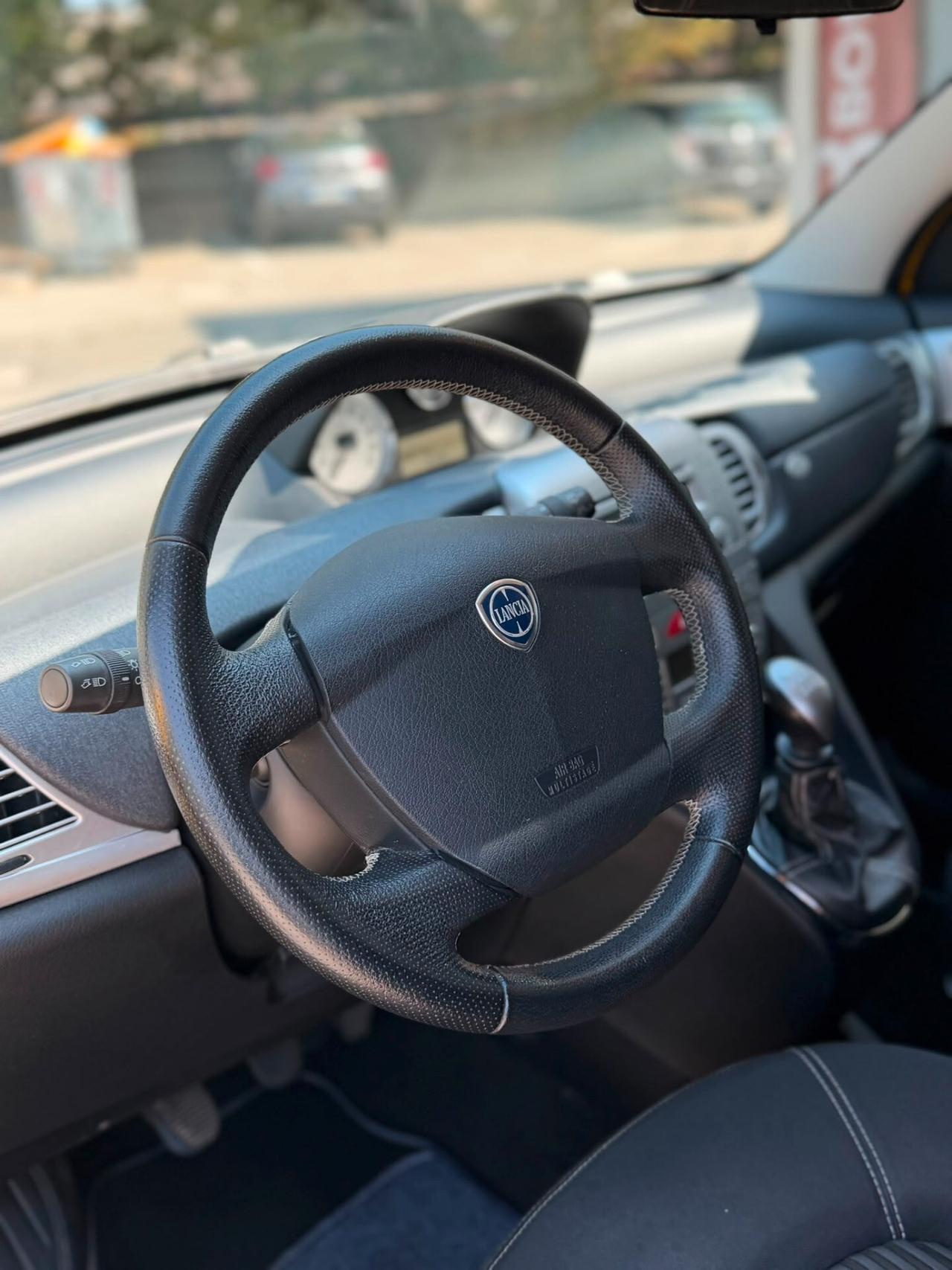 Lancia Ypsilon 1.2 Argento
